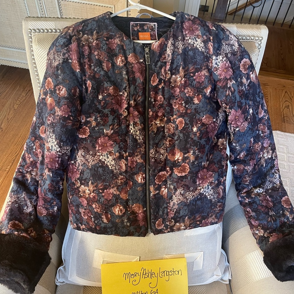 Hugo Boss size 4 floral coat with faux fur. So warm and just beautiful!